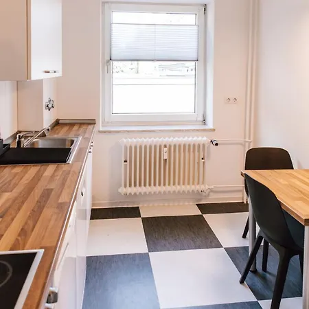 Apartament Alles Neu: 1-zi Zentral Am Exerzierpl. 24h-checkin *