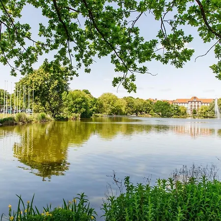 Apartament Alles Neu: 1-zi Zentral Am Exerzierpl. 24h-checkin *