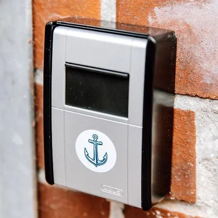 Alles Neu: 1-zi Zentral Am Exerzierpl. 24h-checkin Kiel
